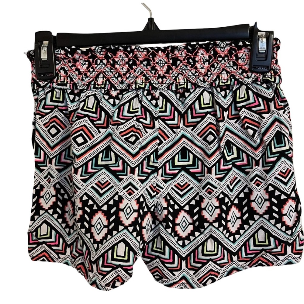 NWOT Justice Aztec patterned short size 12